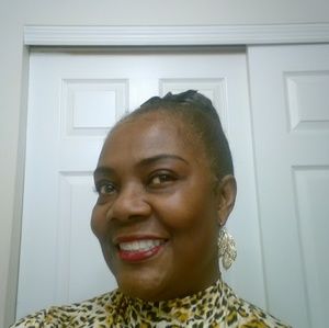 Meet your Posher, Edna